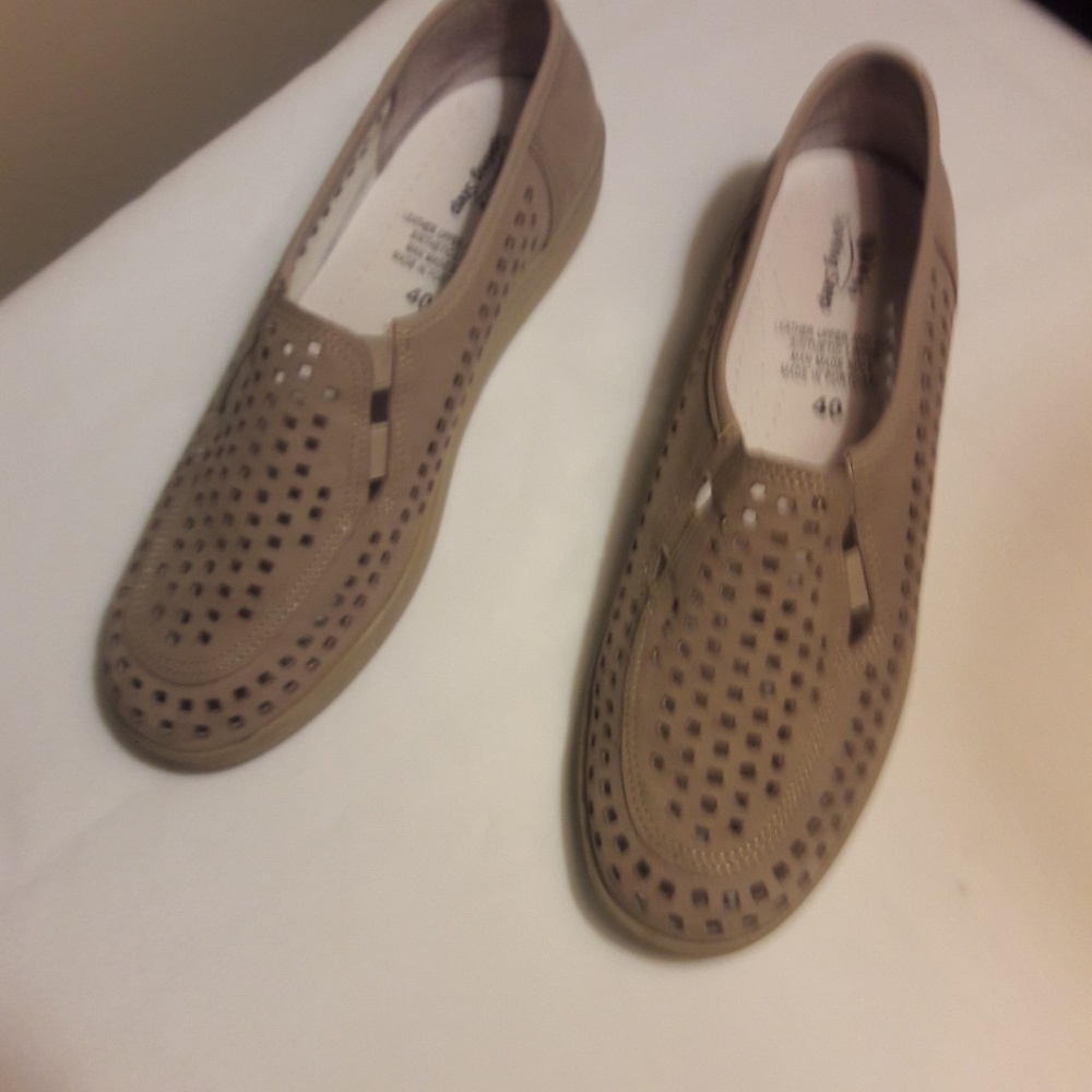 Spring Step taupe shoes